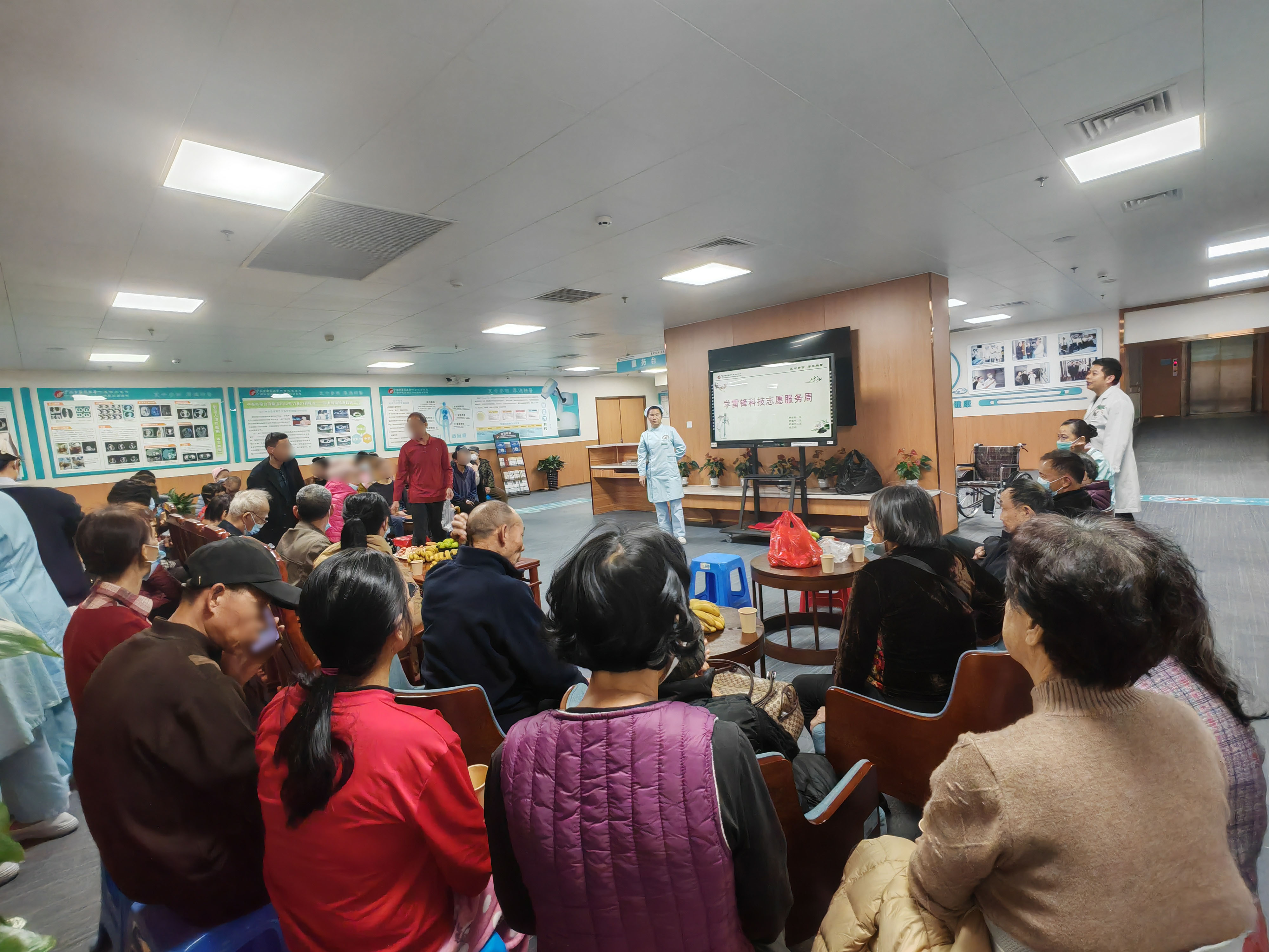 我院大肿瘤科举办“学雷锋科技志愿服务周”健康科普活动党支部引领助力患者康复之路