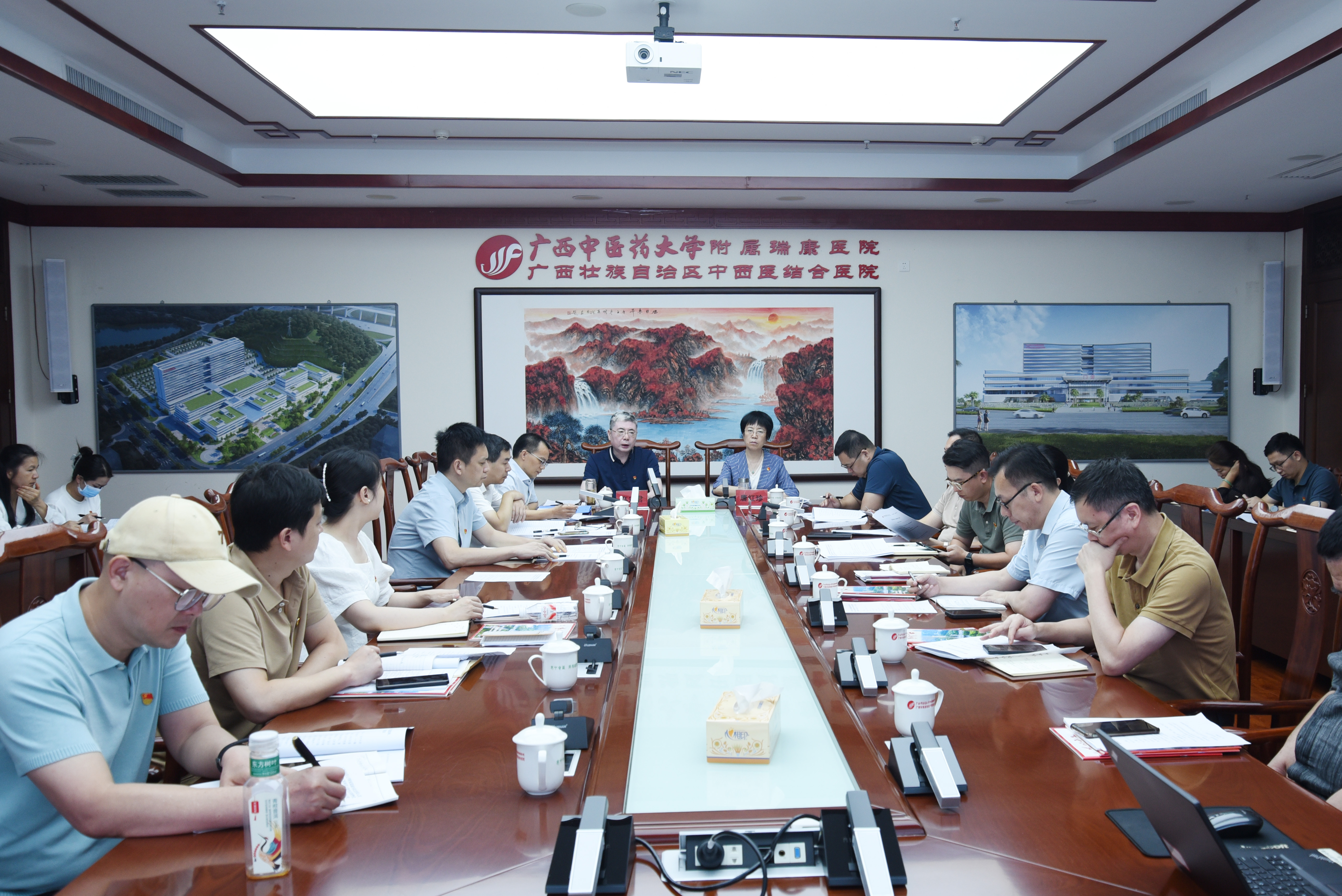 我院党委召开深入贯彻中央八项规定精神学习教育读书班暨党委理论学习中心组（扩大）学习会