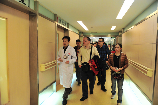 广东省肇庆市端州区人民医院王宁副院长一行莅临我院参观考察