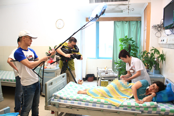 中央电视台《中华医药》栏目到我院进行专题采访