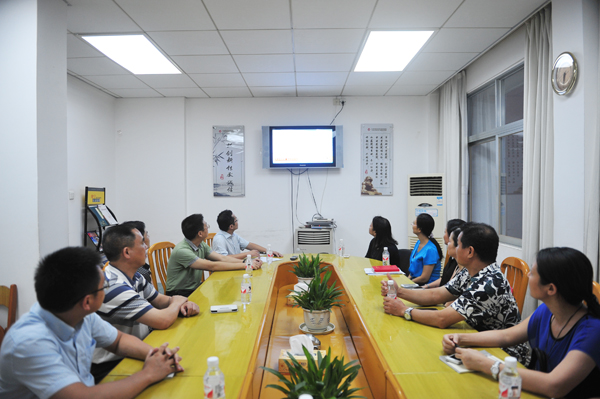 学习碰硬精神真刀真枪干实事 ——我院党委组织观看自治区环保厅开展批评与自我批评专题片