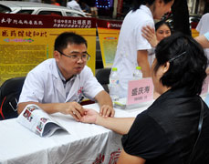 基层群众需求迫切 医生专家义不容辞
