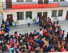 关注基层群众健康瑞康专家进振兴学校义诊