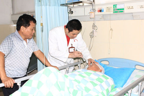 神经内镜微创手术为百岁老人除险境