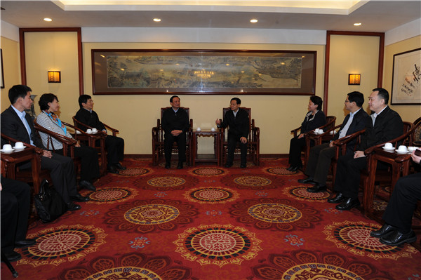 自治区代主席陈武会见王国强副部长提出加快构建中国—东盟传统医药合作交流平台