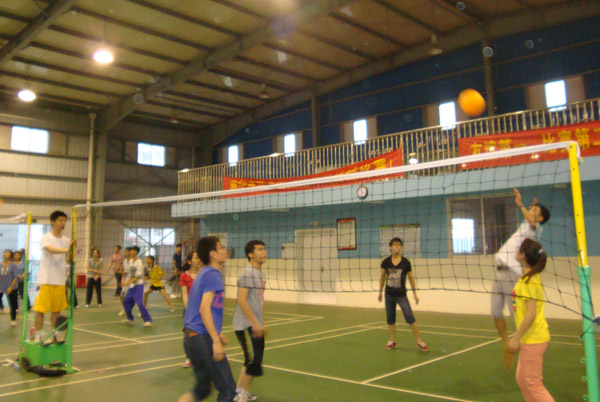 瑞康临床医学院“感恩瑞康情，心怀中国梦”2013届毕业生主题教育活动之三