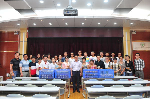 我院对实习生、研究生进行中秋慰问