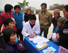 瑞康新春马山送健康 群众马上健康过大年