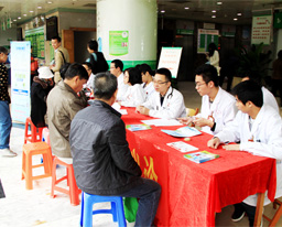 我院开展“世界慢阻肺日”义诊活动