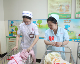 护士体验日：体会不为人知的辛劳