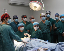 我院李京教授应邀实施全球首例3D数字化内窥镜隆胸术