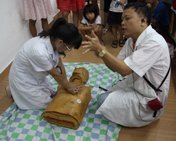 瑞康医院走进富宁小学开展健康知识讲座