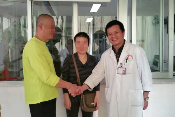 丘脑肿瘤危在旦夕 两步治疗可带瘤生存