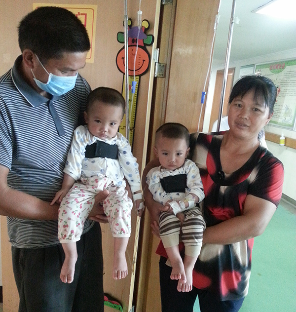 双胞胎兄弟同患严重先天性心脏病手术费困扰家人 农村合作医疗、神华爱心行动救助巨额费全免