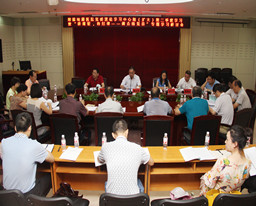 我院召开党委理论学习中心组（扩大）第二季度学习暨“讲规矩，有纪律—做合格党员”专题学习研讨会