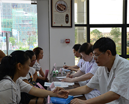 “2016年广西名老中医工作站”专家组走进田阳开展义诊及讲座活动