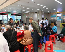 我院举办2017年世界慢性阻塞性肺病日义诊活动