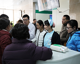 我院举办全国知名运动医学专家讲座义诊活动