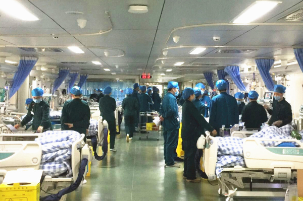 ICU护士：春节期间始终坚守岗位