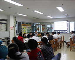 高宏君书记参加外科二支部“两学一做”专题组织生活会及民主评议党员会议