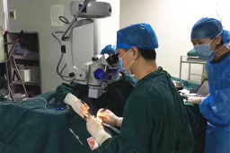 我院眼科成功开展首例角膜移植术
