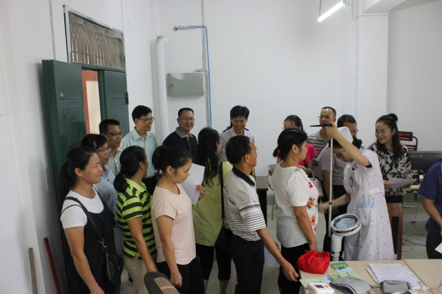 空港院区免费为教师进行体检及健康知识讲座