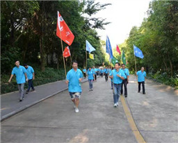 健走添活力，拓展促交流——百人健康行祝贺广西社区卫生服务中心主任联盟正式成立