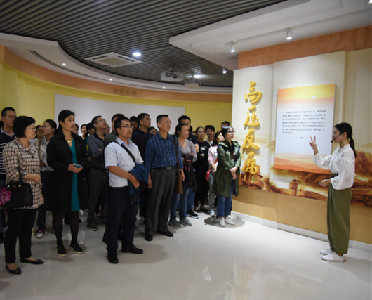 我院组织党员干部到南宁市党校廉政教育基地参观学习