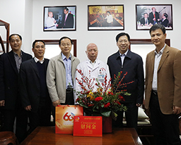 自治区政协副主席刘慕仁莅临我院慰问国医大师韦贵康教授