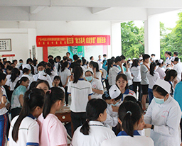 “助力高考 成就梦想”空港院区团支部健康巡诊进校园