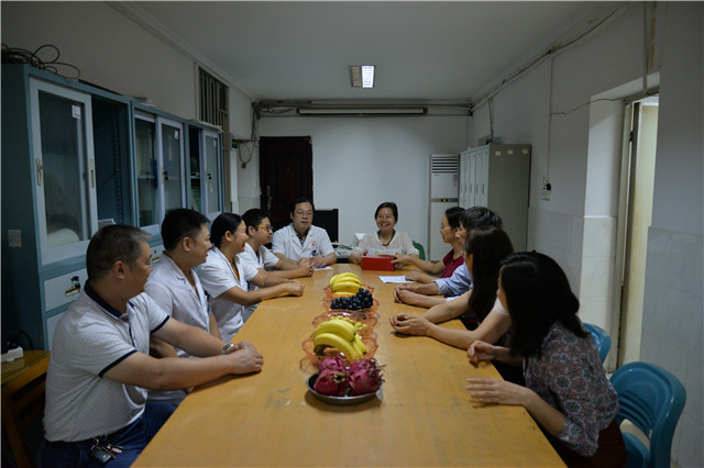 我院举办8月份退休职工座谈会