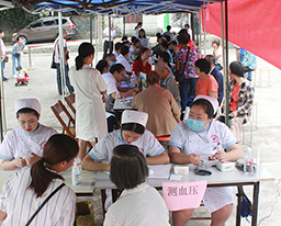 【不忘初心、牢记使命】空港院区到驮卢镇开展“千医进千屯服务万家”义诊讲座暨文艺汇演活动