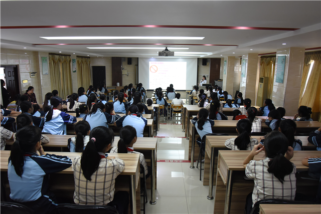 我院赴华强小学开展青春期生理卫生知识讲座