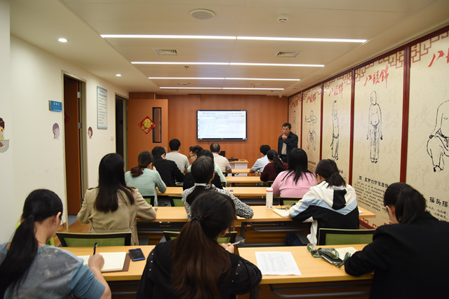 【不忘初心、牢记使命】副院长韦思尊讲党课：提高病案首页质量，实现医-保-患三方共赢