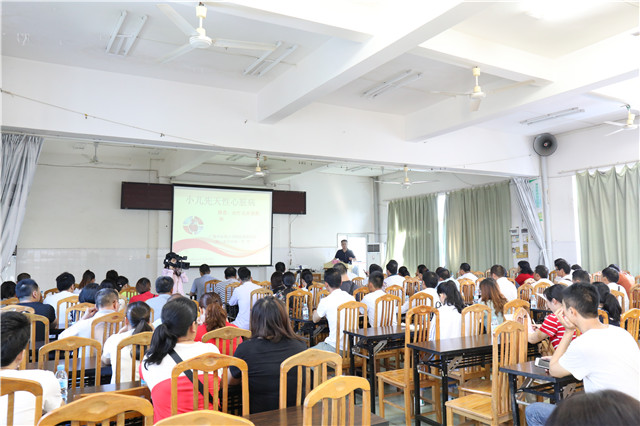 我院“救心”团队赴百色开展先天性心脏病筛查暨专家义诊公益活动