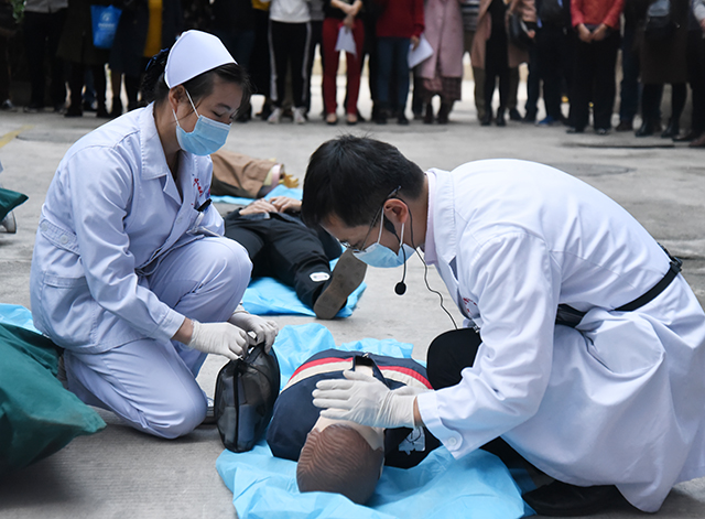 喜讯：我院青年医师龚斌入选百名“百年五四•广西青年榜样”