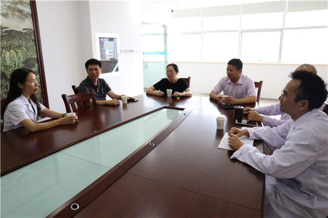 复旦大学教授徐建青到我院考察交流