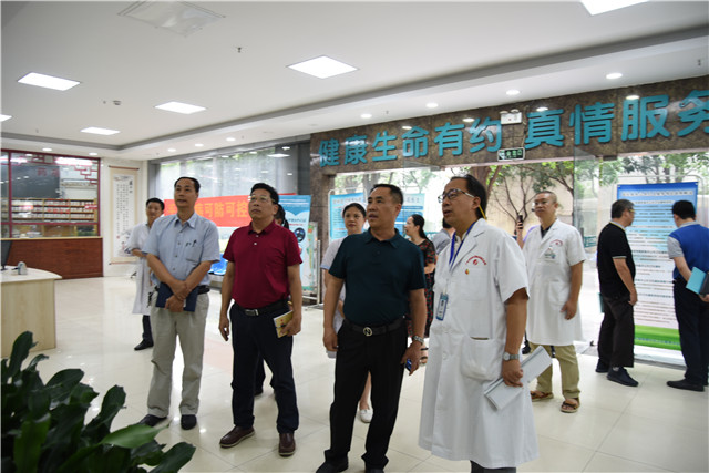 推进功能转化 提升服务质量——院领导带队赴南棉社区卫生服务中心开展行政查房工作