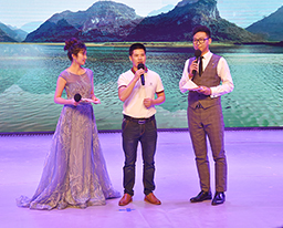 我院驻村第一书记在大赛上作乡村旅游宣传