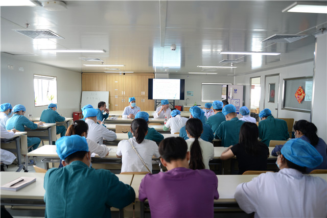 学校研究生院党委书记黄贵华莅临我院开展学术讲座及经方查房