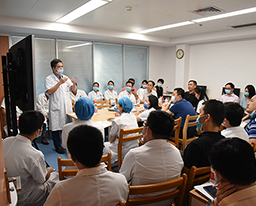 院领导带队深入脊柱外科开展行政查房