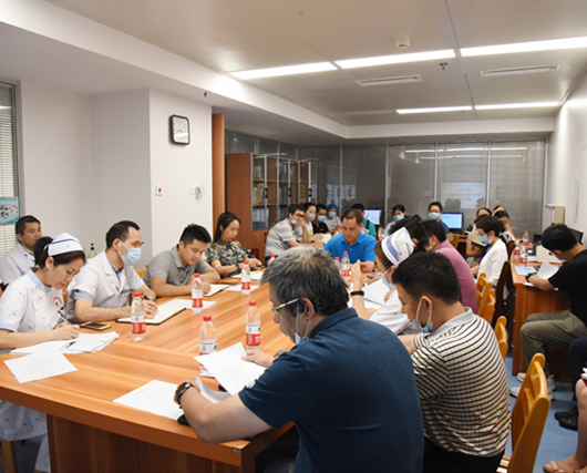 院领导带队到泌尿外科开展行政查房