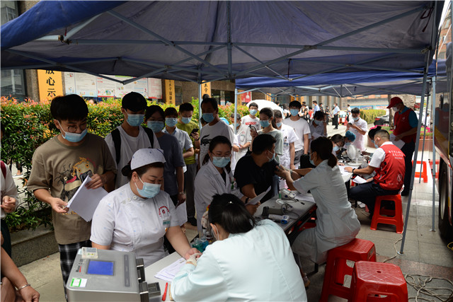 医者仁心，热血传承——我院开展无偿献血活动