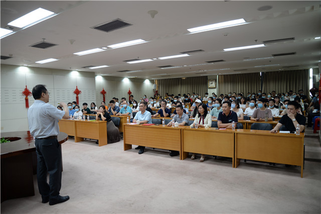 首都医科大学附属北京朝阳医院施焕中教授应邀莅临我院讲学