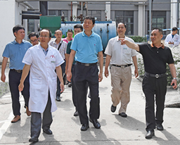 尤剑鹏书记一行莅临我院药物研发中心调研指导