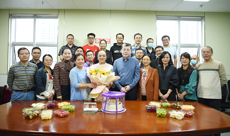 我院举行信息网络中心荣誉主任韦东教授退休座谈会