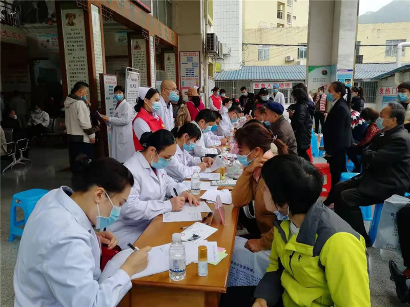 我院赴平果中医院开展义诊及培训活动