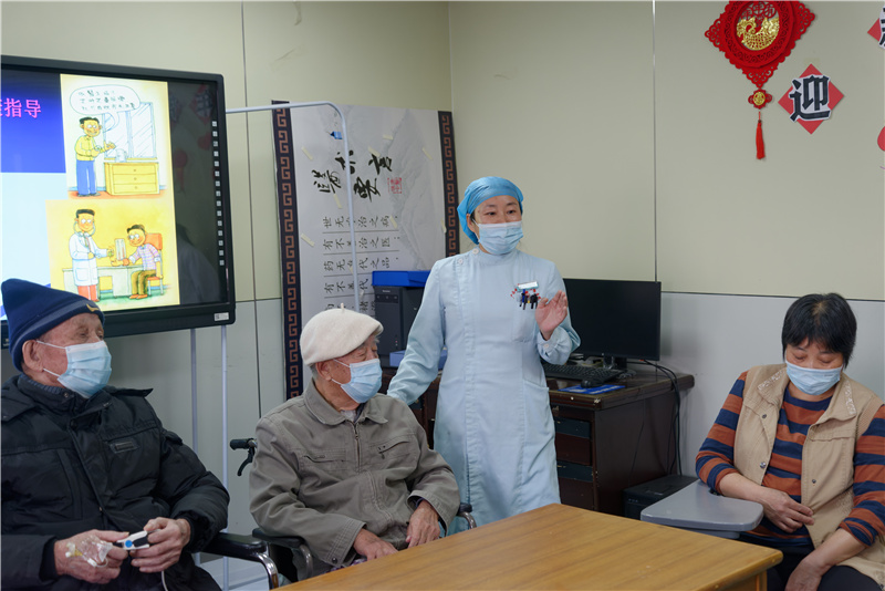我院社工部联合老年病科开展“福星高照 喜迎新年”小组活动
