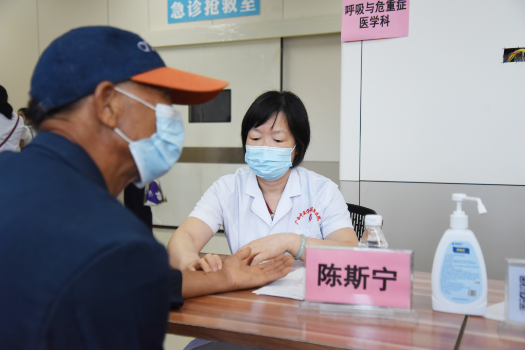 【永远跟党走】生命在一呼一吸间延续——记广西中医药大学附属瑞康医院内科第七党支部书记、呼吸与危重症医学科主任陈斯宁