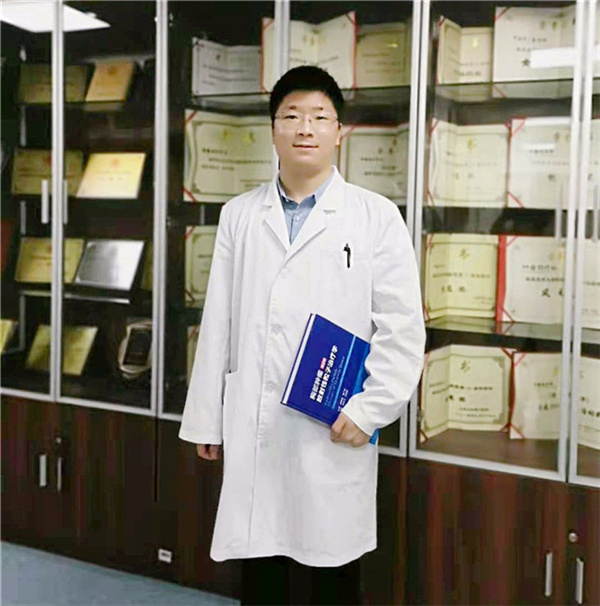 陈朝华 (2).jpg 陈朝华 (2).jpg